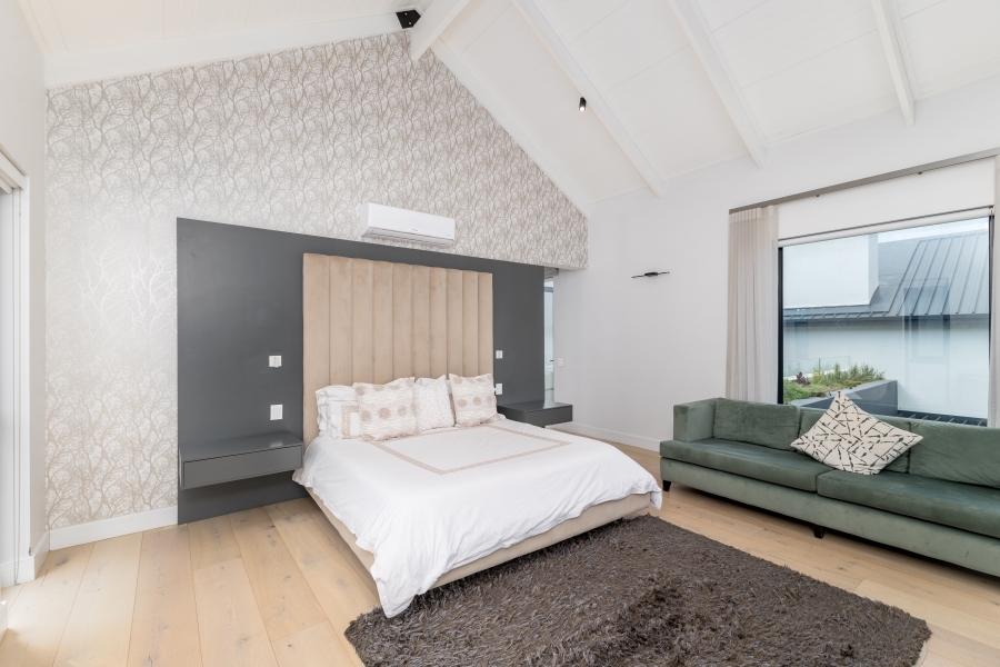 5 Bedroom Property for Sale in Val De Vie Estate Western Cape